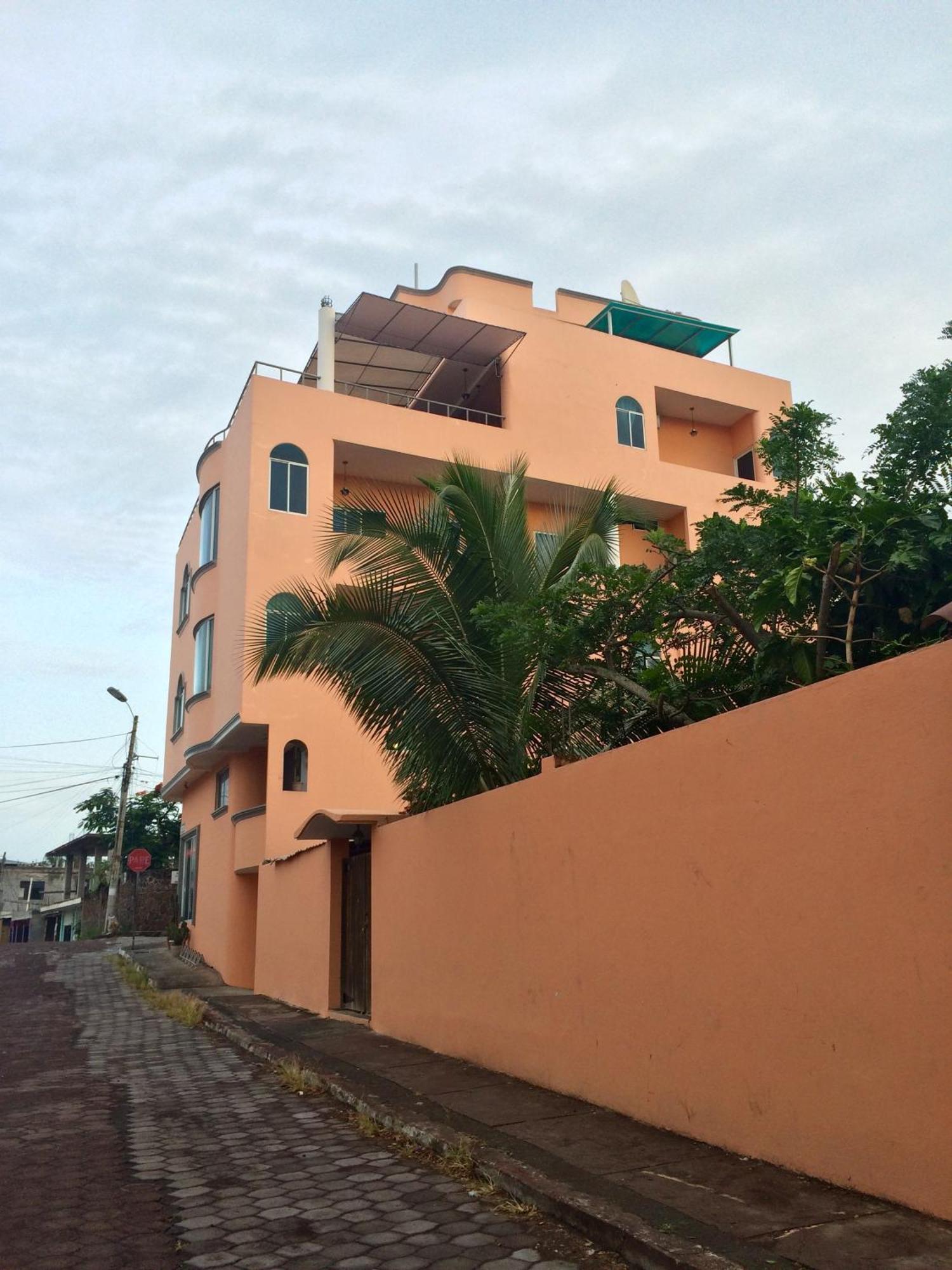 Torre Mar Galapagos Boutique Suites Puerto Ayora  Extérieur photo